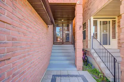 75 Marydale Avenue, Markham, On L3s 3b4