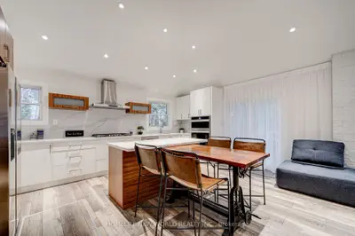 65 Edith Street, Georgina, On L0e 1l0