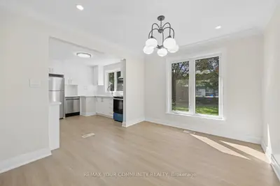 110 Evahill Crescent, Richmond Hill, On L4c 4s7