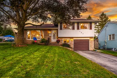 127 Roxborough Road, Newmarket, On L3y 3l1