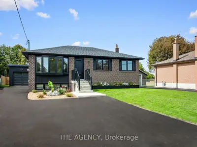 26 Webster Drive, Aurora, On L4g 2a5
