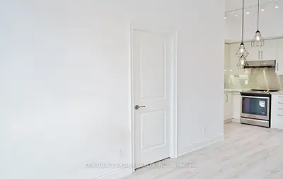 38 Cedarland Drive 916, Markham, On L6g 0g7