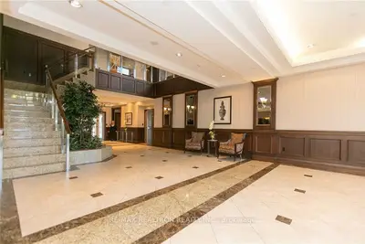 7 North Park Road 501, Vaughan, On L4j 0c9