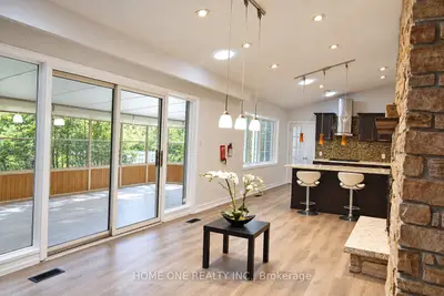 10934 Warden Avenue, Markham, On L6c 1n4