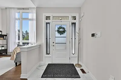 20 Birkdale Place, Newmarket, On L3y 0e2