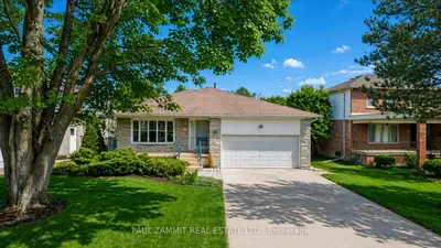 27 Ladyslipper Court, Markham, On L3t 2s6