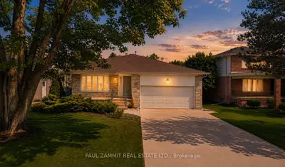 27 Ladyslipper Court, Markham, On L3t 2s6