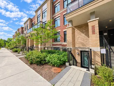 58 Elizabeth Street S 2102, Richmond Hill, On L4c 5w2