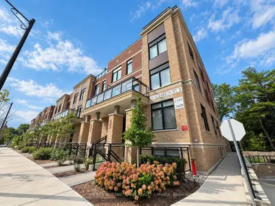 58 Elizabeth Street S 2102, Richmond Hill, On L4c 5w2