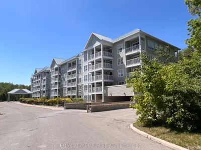 900 Bogart Mill Trail 212, Newmarket, On L3y 8v5