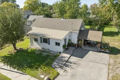 16 Snooks Road, Georgina, On L0e 1r0