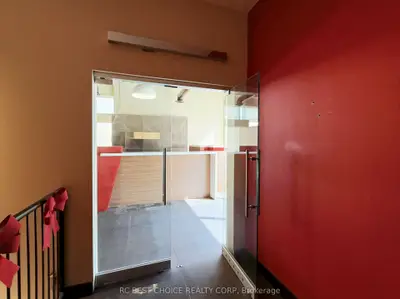 20 Gibson Avenue 201, Markham, On L3r 0m7