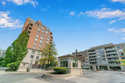 29 Northern Hts Drive N 615, Richmond Hill, On L4b 4l8