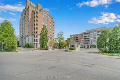 29 Northern Hts Drive N 615, Richmond Hill, On L4b 4l8