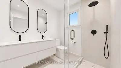 388 Eagle Street, Newmarket, On L3y 1k4