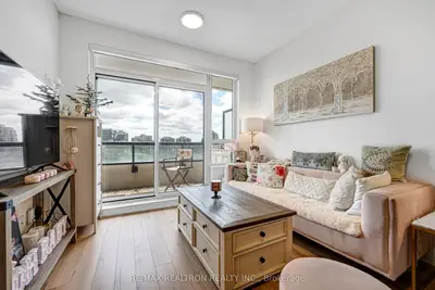 15 Water Walk Drive 715, Markham, On L6g 0g2
