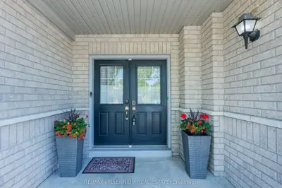 90 Ronan Crescent, Vaughan, On L4h 2j6