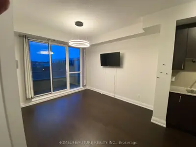 9582 Markham Road 501, Markham, On L6e 0t4