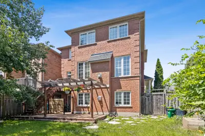 39 Lark Crescent, Richmond Hill, On L4s 2n2