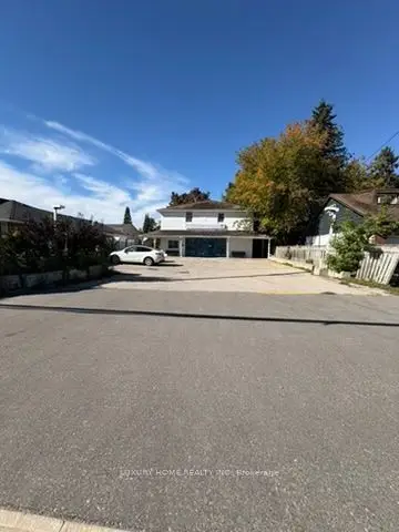 186 KING Road, Richmond Hill, ON L4E 2W1