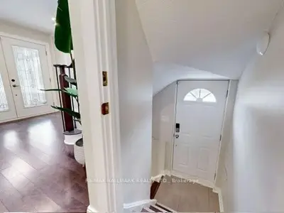 238 Rumble Avenue Bsmt, Richmond Hill, On L4c 4g7