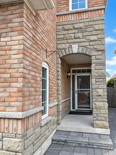 52 Kentley Street, Markham, On L6c 3g2