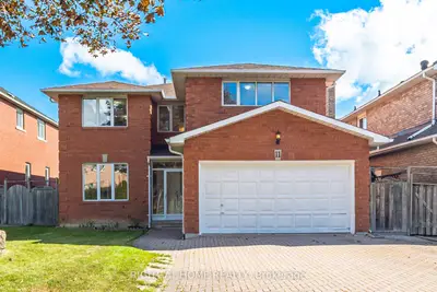 11 Lynda Mcneil Place, Markham, On L3s 3e4