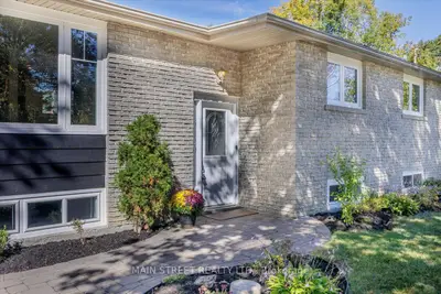 38 Townsend Avenue, Bradford West Gwillimbury, On L3z 1y1