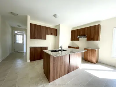 15 Schortinghuis Street, Georgina, On L0e 1r0