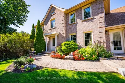 29 Longwater Chase, Markham, On L3r 4a4