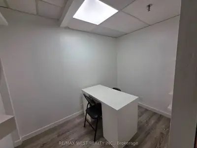 1102 Centre Street 1b - Rm 1, Vaughan, On L4j 3m8