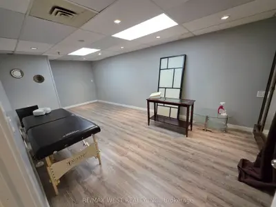 1102 Centre Street 1b - Rm 3, Vaughan, On L4j 3m8