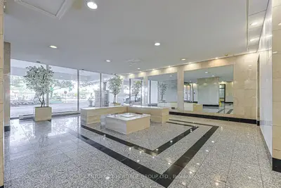 1 Royal Orchard Boulevard 502, Markham, On L3t 3c2