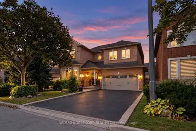 15 Woodland Trail Court, Vaughan, On L4l 9h9