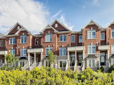 71 Dundas Way, Markham, On L6e 0r7
