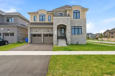 2 George Ellis Drive, Georgina, On L4p 0s3