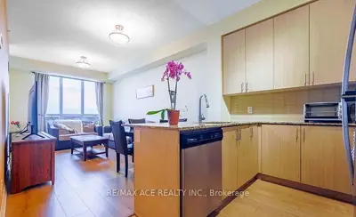 9582 Markham Road 1107, Markham, On L6e 0t4