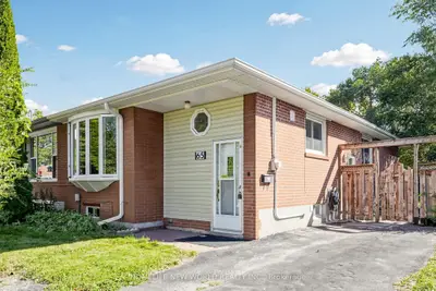 65 Walter Avenue, Newmarket, On L3y 2t4