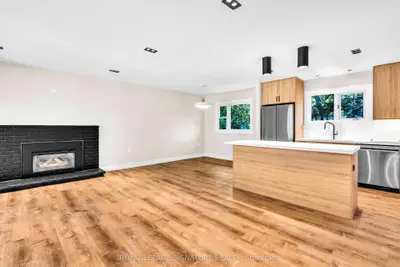 986 Srigley Street Unit A, Newmarket, On L3y 1y3