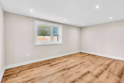 986 Srigley Street Unit B, Newmarket, On L3y 1y3