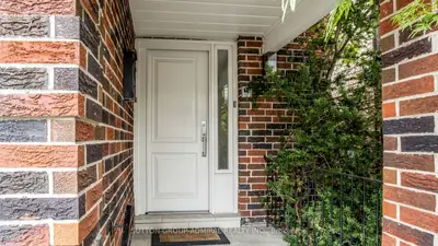 4 Doral Gate, Markham, On L3t 7k6