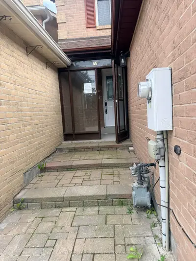 17 Old Wellington Street, Markham, On L3p 5e3