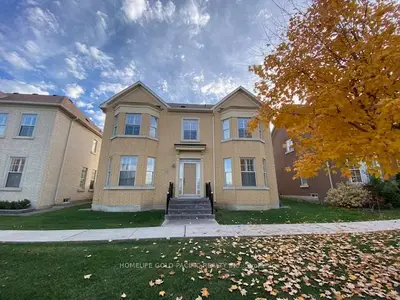 8 Brumwell Lane, Markham, On L6c 0k3