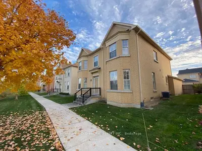 8 Brumwell Lane, Markham, On L6c 0k3