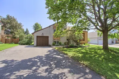 2277 Scythes Street, Innisfil, On L9s 1g7