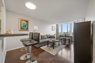 81 Townsgate Drive 1103, Vaughan, On L4j 8e6