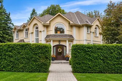 18 Donna Mae Crescent, Vaughan, On L4j 1z8