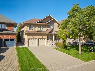 1158 Quaker Trail, Newmarket, On L3x 3e2