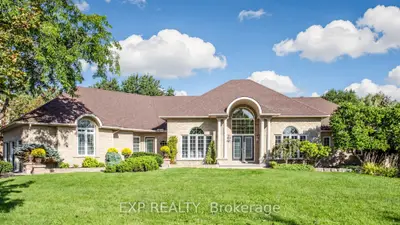 36 Maplehyrn Avenue, East Gwillimbury, On L0g 1v0