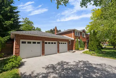 160 Burton Grove, King, On L7b 1c7